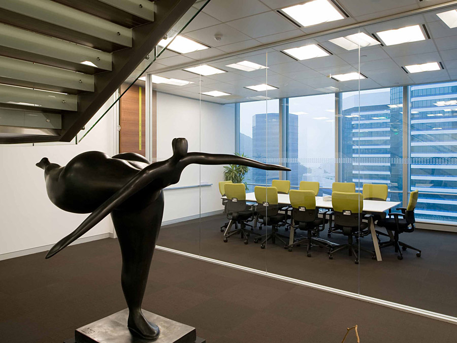 Дизайн интерьера офиса: комната для переговоров